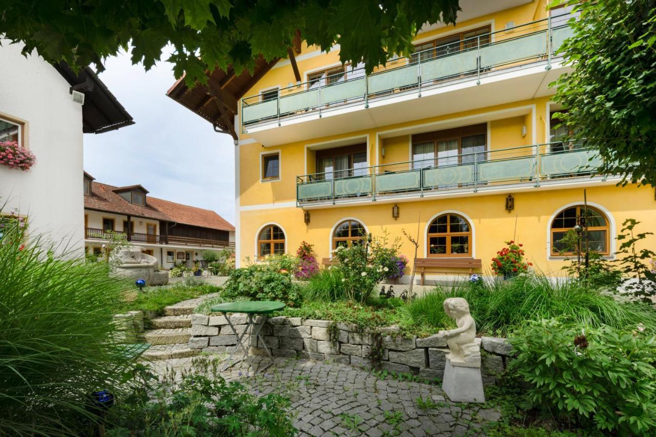 Hotel Preishof كيرشهام المظهر الخارجي الصورة