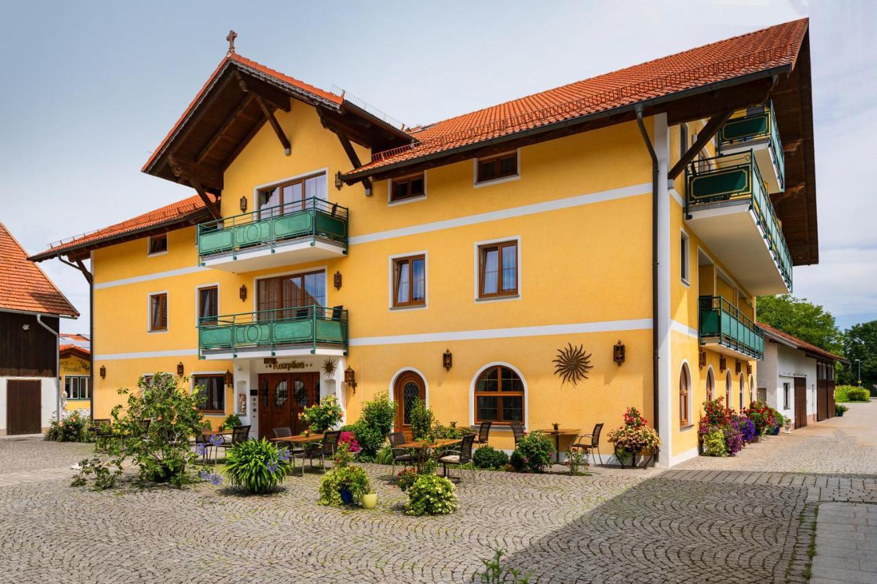 Hotel Preishof كيرشهام المظهر الخارجي الصورة