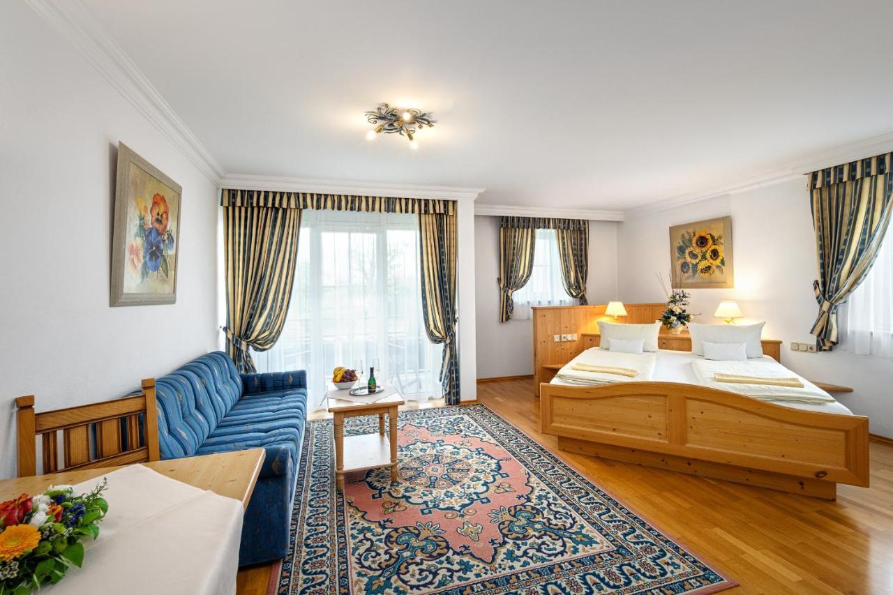 Hotel Preishof كيرشهام المظهر الخارجي الصورة